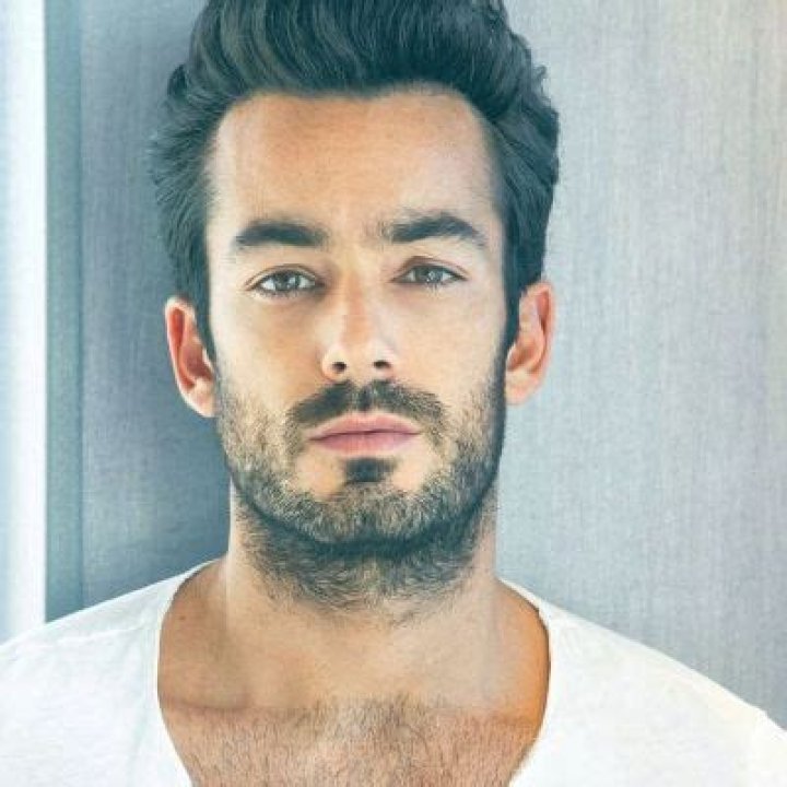 Aaron Diaz- Wiki, Age, Height, Net Worth, Wife, Ethnicity