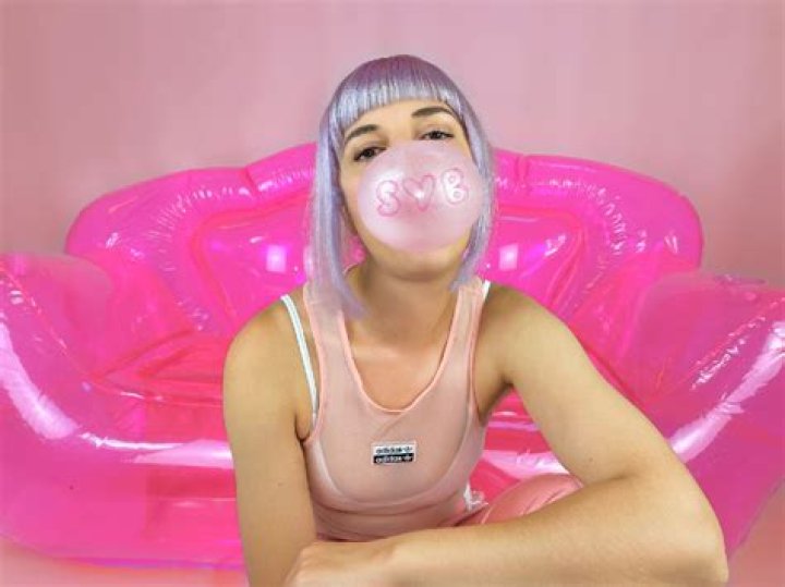 CelebMix Interviews UK Alt-Pop Star - Jazz Mino