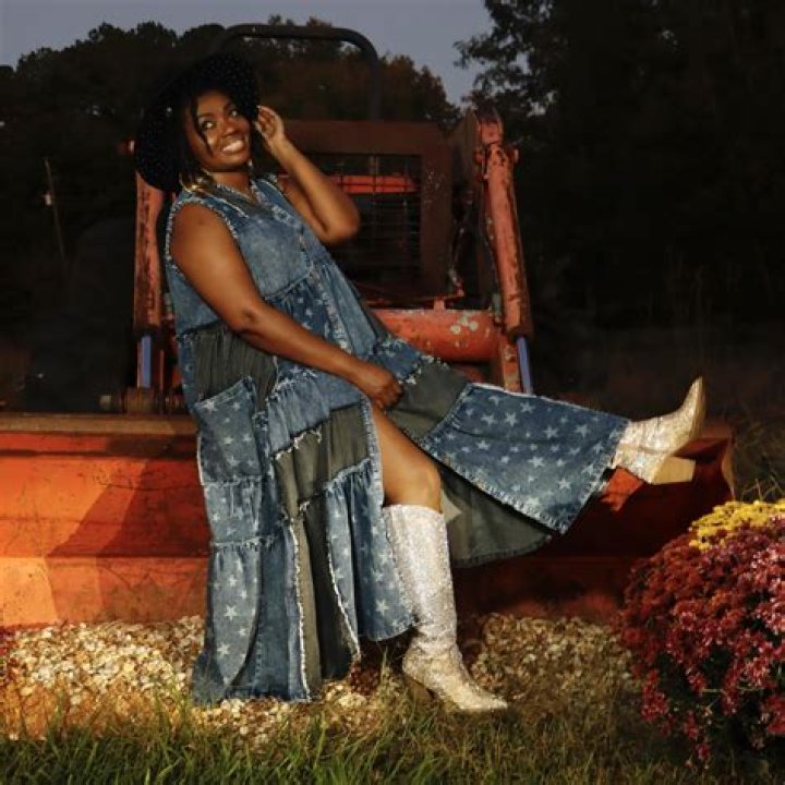 Charlotte Lawrence kicks off her 2021 campaign with "Talk You Down"