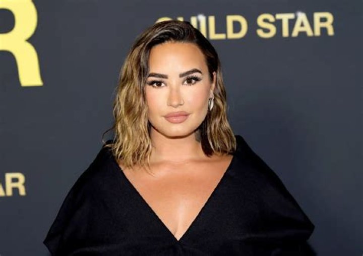 Demi Lovato Biography: Age, Songs, Net Worth, Partner, Albums, Husband, Lyrics, Sister, Pronouns, Movies, Documentary, Wikipedia, Heart Attack
