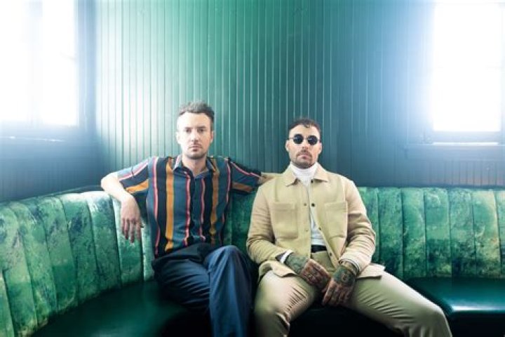 EXCLUSIVE: Emarosa Chats About "Stay" and Upcoming Album