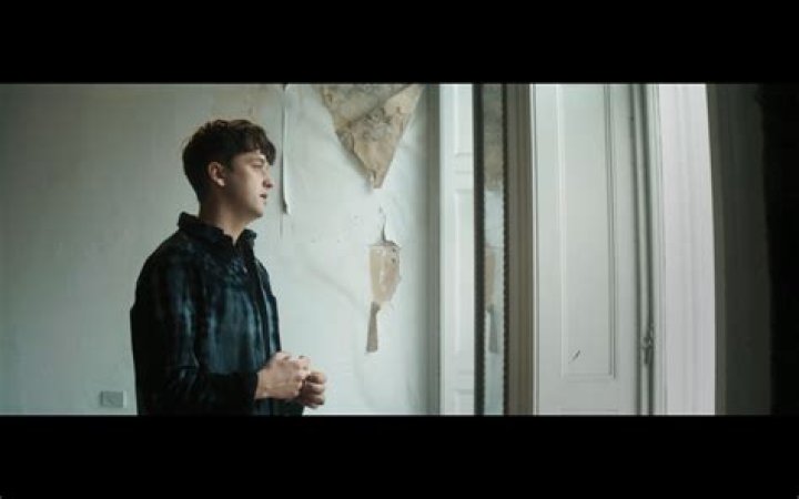 Flynn moves on from a deceptive lover in his newest single, "B-Side"