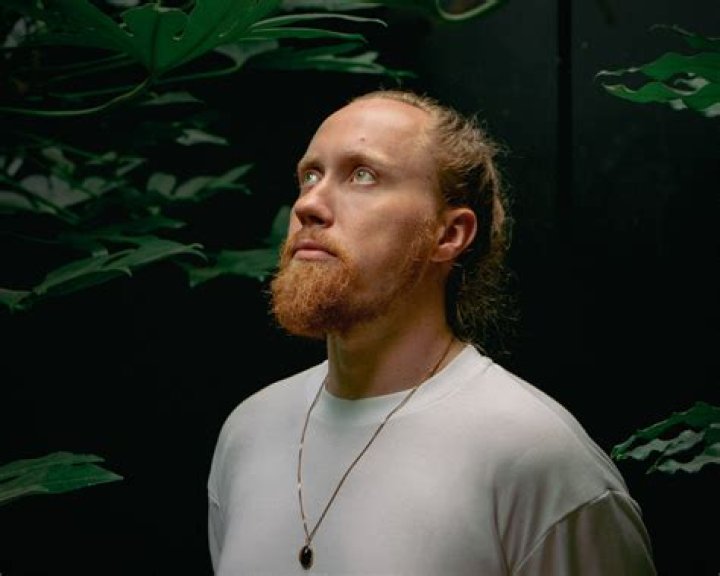 Joe Turner and Julia Church team up for new single "Borders"