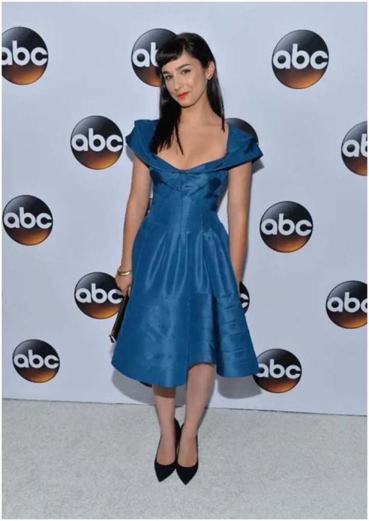 Molly Ephraim- Net Worth, Age, Height, Husband, Marriage, Wiki