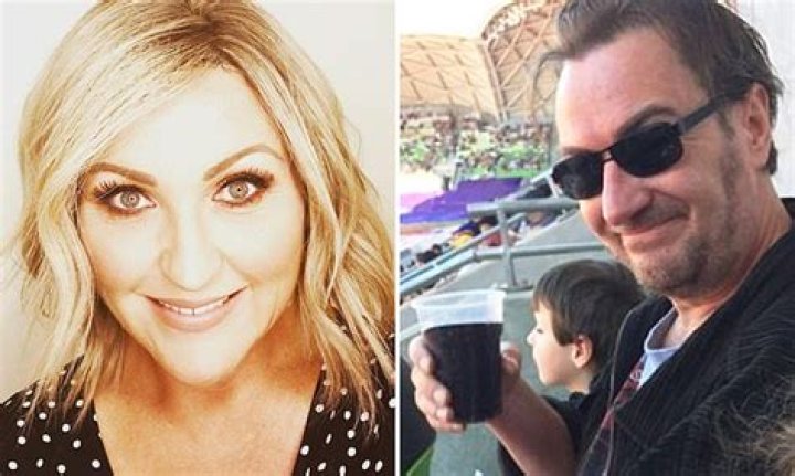 What Was The Reason That Made Comedian Meshel Laurie Divorce Her Husband?